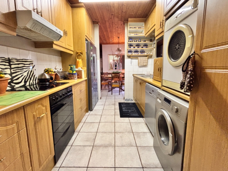 3 Bedroom Property for Sale in Dobson Western Cape